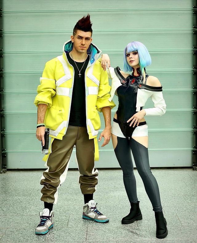 geekitcon's tweet photo. Stunning Edgerunners Cosplays!
David: @stylouz_cosplay
Lucy: @yugoroforge
Photography by @totenpictures
.
.
#edgerunners #davidmartinez #edgerunnerscosplay #edgerunnersdavid #lucycosplay #cyberpunkcosplay #cyberpunkedgerunners #cosplay #cosplayer #geekit #geeklife #geekitmarket https://t.co/StMr1w1mRC