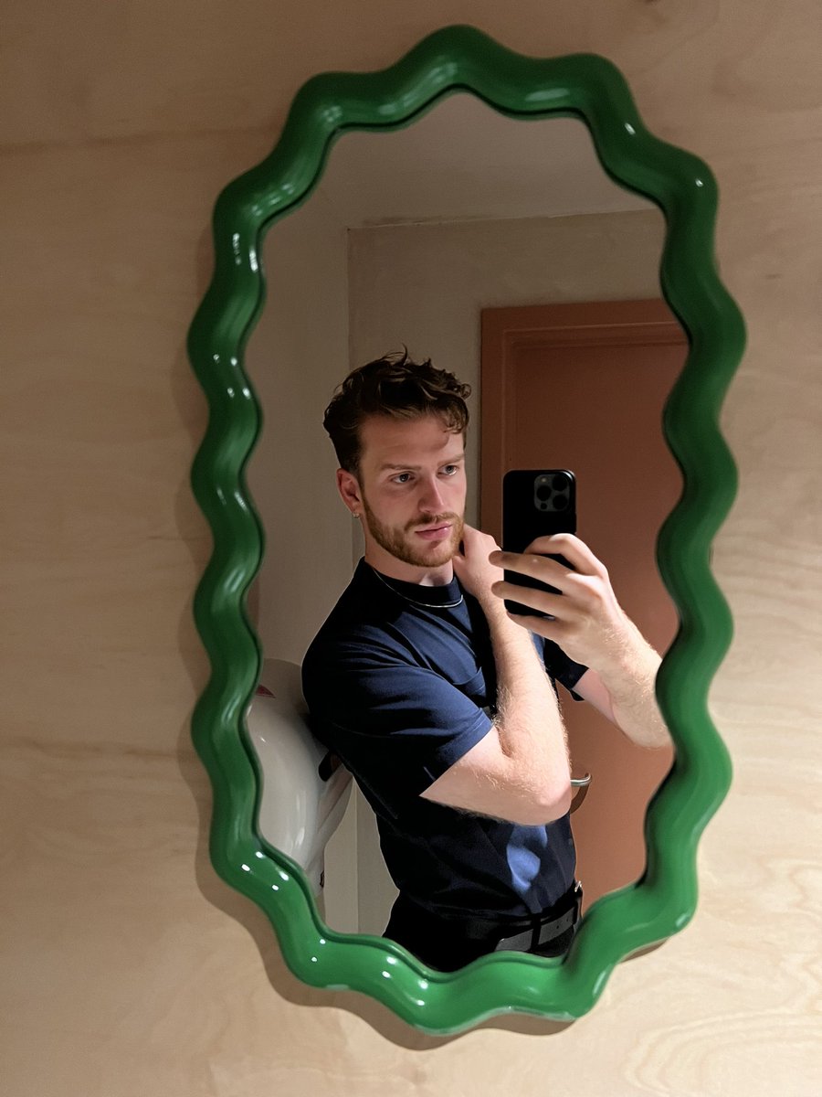 benwillustrates's tweet photo. One of these mirrors in every room please. Thanks x 💋 https://t.co/yvlmauL8yp