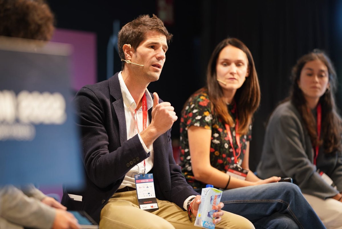 DOKSummitBilbao's tweet image. Interesantes mesas redondas en @BAT_Tower esta última tarde de #LibreCon2022. Hemos hablado de crear en colaboración, de la importancia del espacio, de computación cuántica. ¡Y ya tenemos los premios LibreCon 2022!