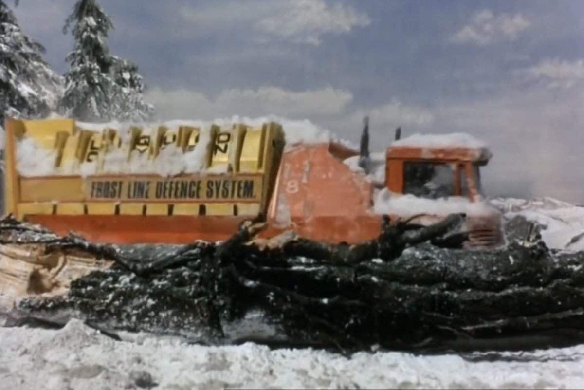 philzink's tweet photo. IN SCARLET 
FROST LINE DEFENCE SYSTEM. aka. Snowcat.
Basically a truck full of liquid oxygen.
And another stunning concept drawing from Mike Trim.
#captainscarlet #gerryanderson #snowcat #miketrim https://t.co/bH77JL3in7