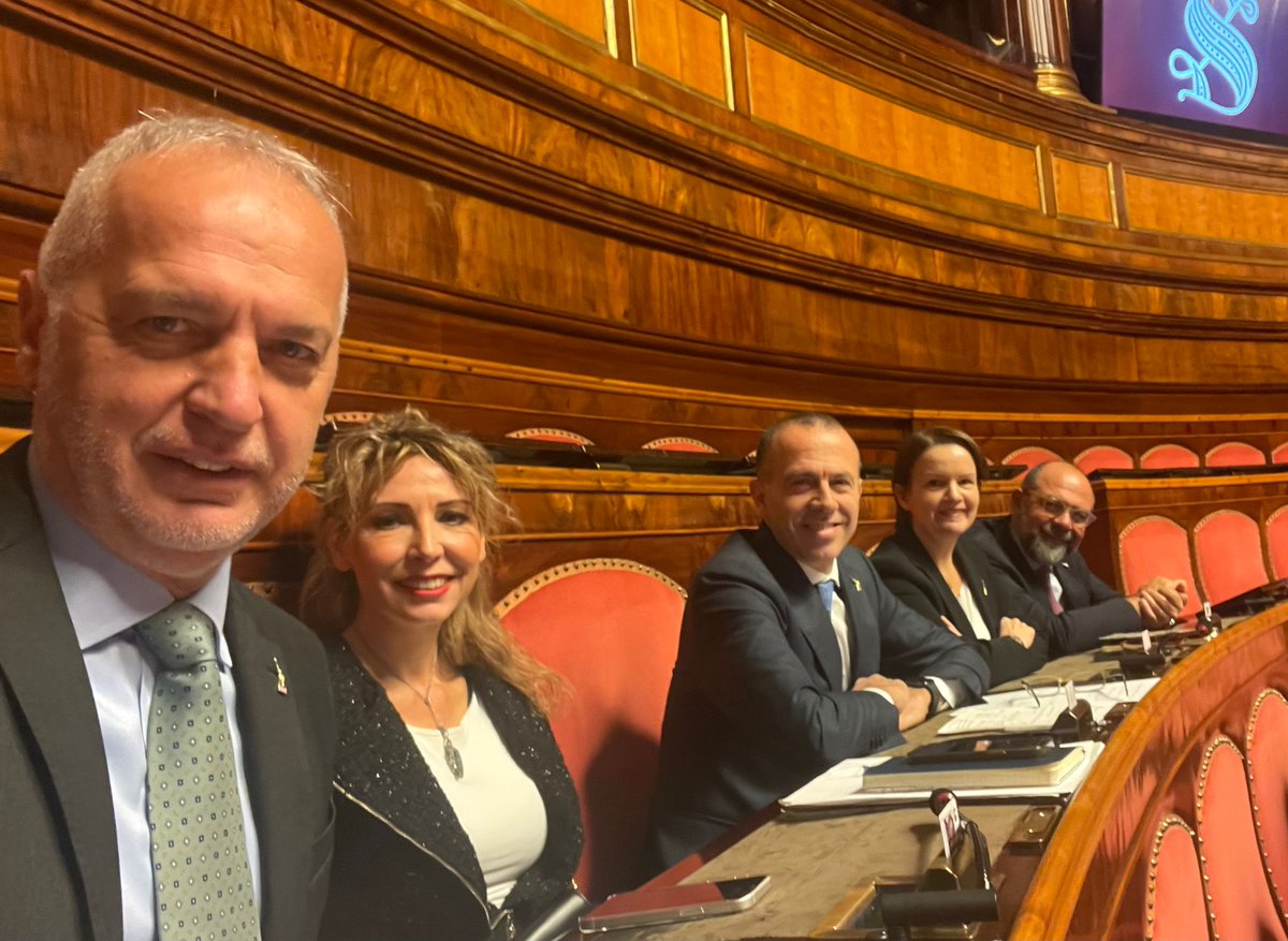 GiorgioBergesio's tweet photo. Approvato in Senato il #DecretoAiutiTer, una manovra da 14,9miliardi di euro.
Un sostegno concreto a famiglie e imprese contro il caro bollette e i rincari energetici... https://t.co/ewoo7OcLCT