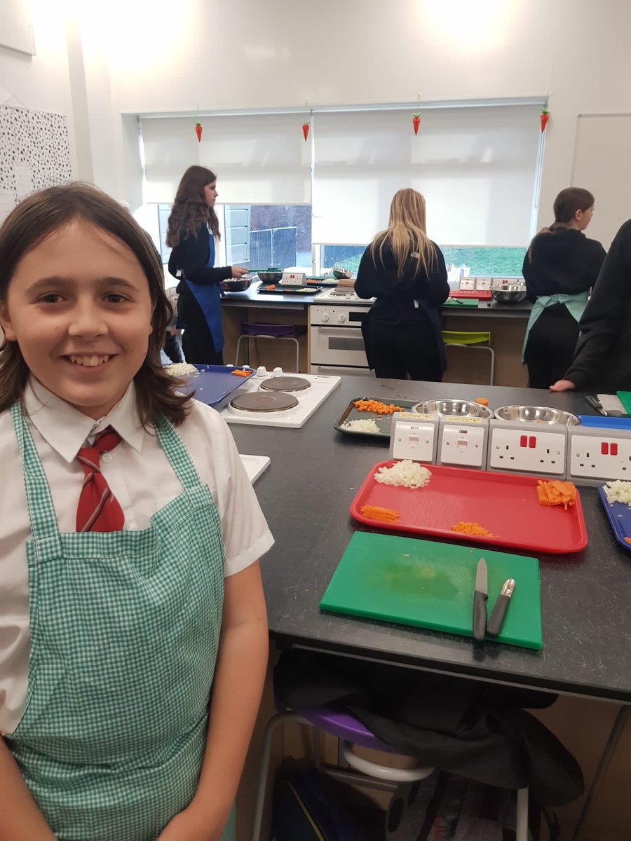 WCHS_Pathways's tweet photo. What a day we have had in HFT thank you @Gmacchef for visiting us today! Our pupils have had a blast! https://t.co/mMQfKAqWg4