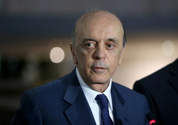 ➡️ Projeto de José Serra quer limitar gastos do governo durante eleições.

Se aprovado, o governo federal deverá encaminhar ao Congresso um relatório de perspectivas econômicas e fiscais antes das eleições.

Leia: cutt.ly/JMTWevk