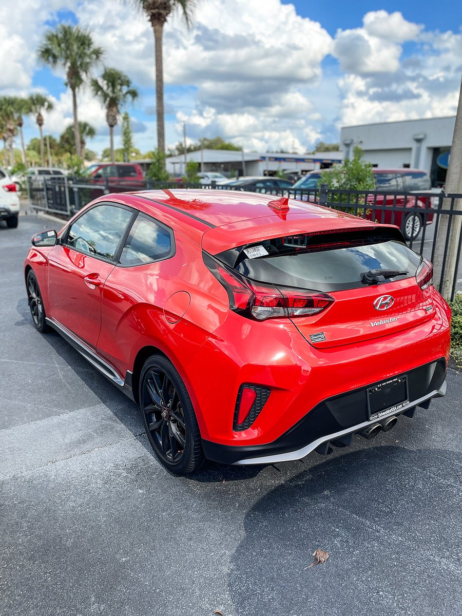 DriversMart's tweet image. Spice up your week with this manual Hyundai Veloster R-spec! 🚀