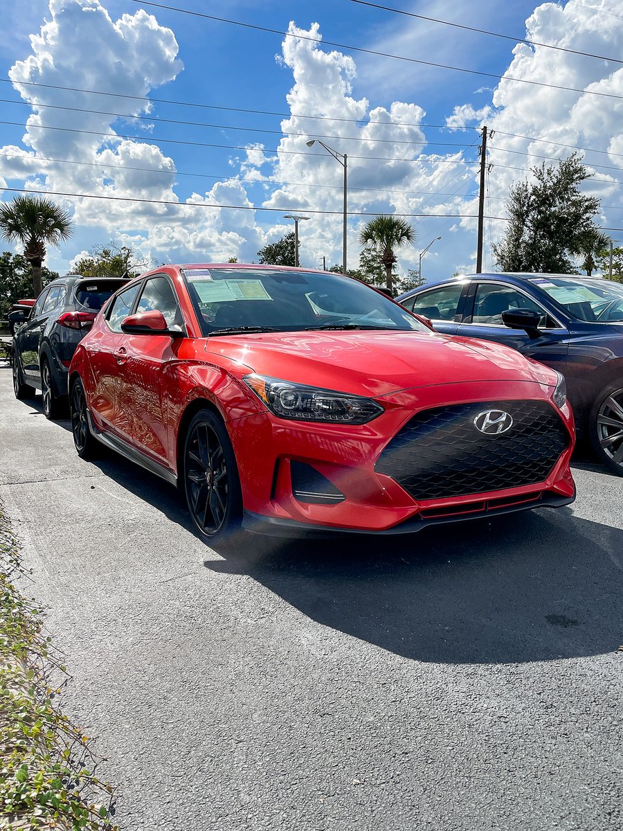 DriversMart's tweet image. Spice up your week with this manual Hyundai Veloster R-spec! 🚀
