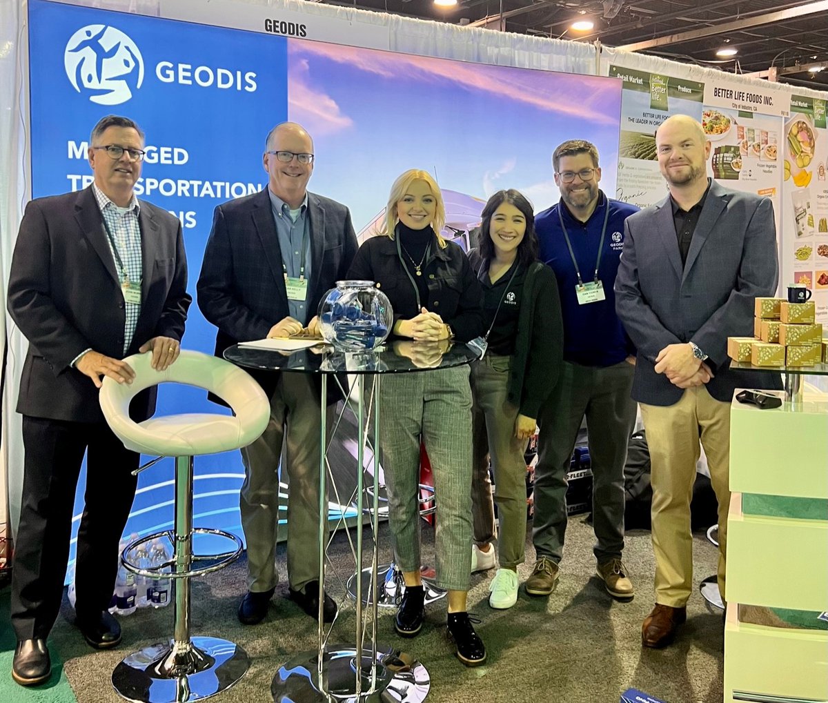 GEODIS_Group's tweet photo. 📅 #PLMA2022 trade show was held on November 13-15 in Chicago!
Our #GEODIS experts were thrilled to meet with guests in person, address #supplychain needs and start building sustainable partnerships!
Thanks for coming to see us! 🙌
#KeepRising @PLMA_USA https://t.co/fX6ROza8dk