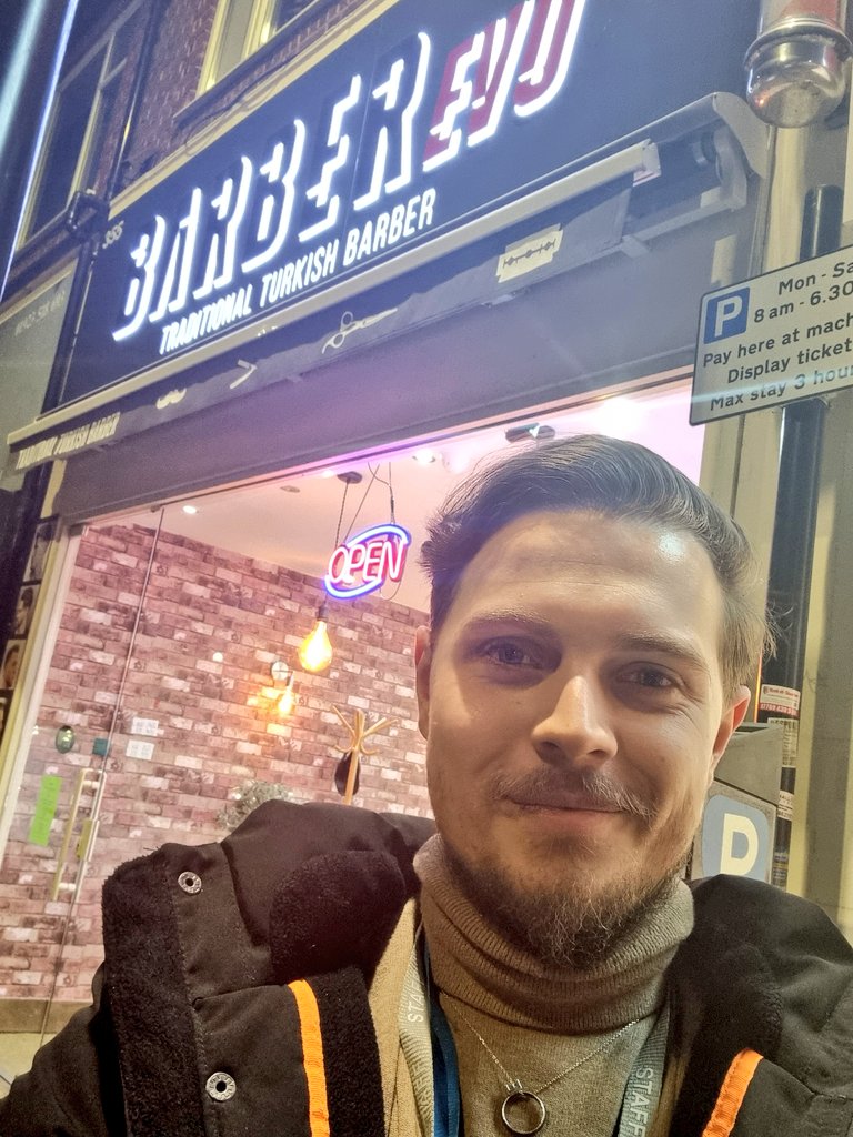 MGoodwinFreeman's tweet photo. Thank you to #BarberEVO #HatchEnd for ending my 'mop head' look ✂️ Would highly recommend! Very fast, cheap &amp; wonderful conversations! 👍

Really great to hear how the #onehourfree parking has helped businesses &amp; our high streets! 👏 #PuttingResidentsFirst https://t.co/CJjNvya7oX