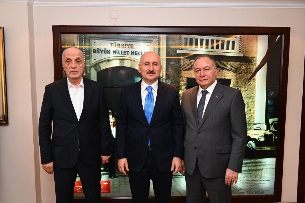 kadrosuz123's tweet photo. Taşeron işçiler kadro hakkını alsın. Sayın devlet büyükleri.. 🔴
@Avkthalilozturk 
@vedatbilgn @Akparti 
@csgbakanligi @akaraismailoglu  @turkiskonf @Yolissendikasi @Guvenlik_is @MhpTbmmGrubu 
 #TaşeronaAcilÇözüm https://t.co/xc9pMghMBX
