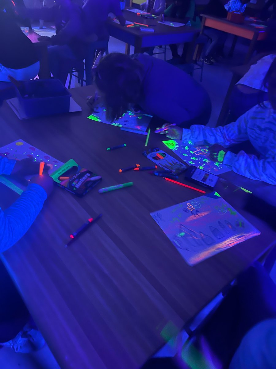 MrsEstrada031's tweet photo. We kicked off black light art today by playing musical art and the kids loved adding to the theme of each other’s art! To say they were excited to create in the dark is an understatement! Love my creative warriors! @CMCSIWarriors https://t.co/M3GRaZMTG5