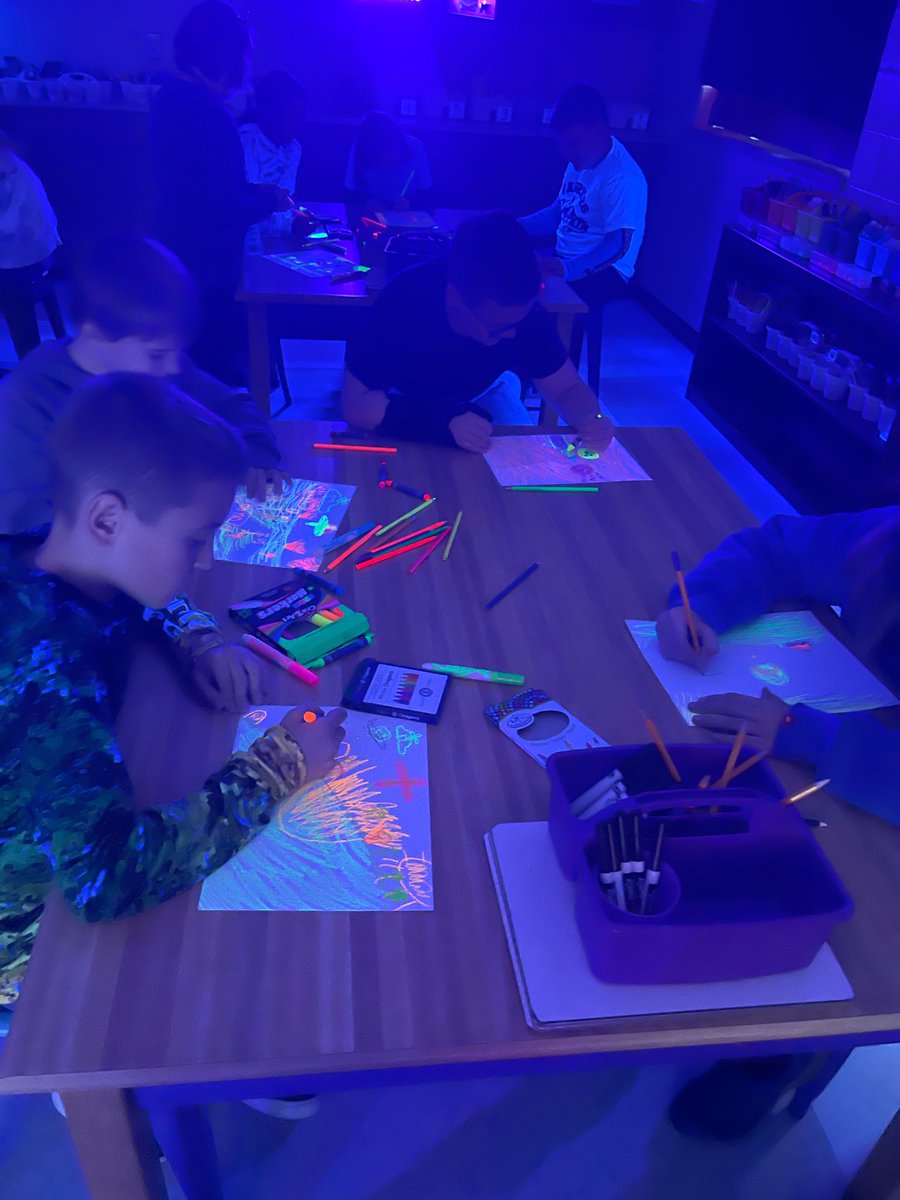 MrsEstrada031's tweet photo. We kicked off black light art today by playing musical art and the kids loved adding to the theme of each other’s art! To say they were excited to create in the dark is an understatement! Love my creative warriors! @CMCSIWarriors https://t.co/M3GRaZMTG5
