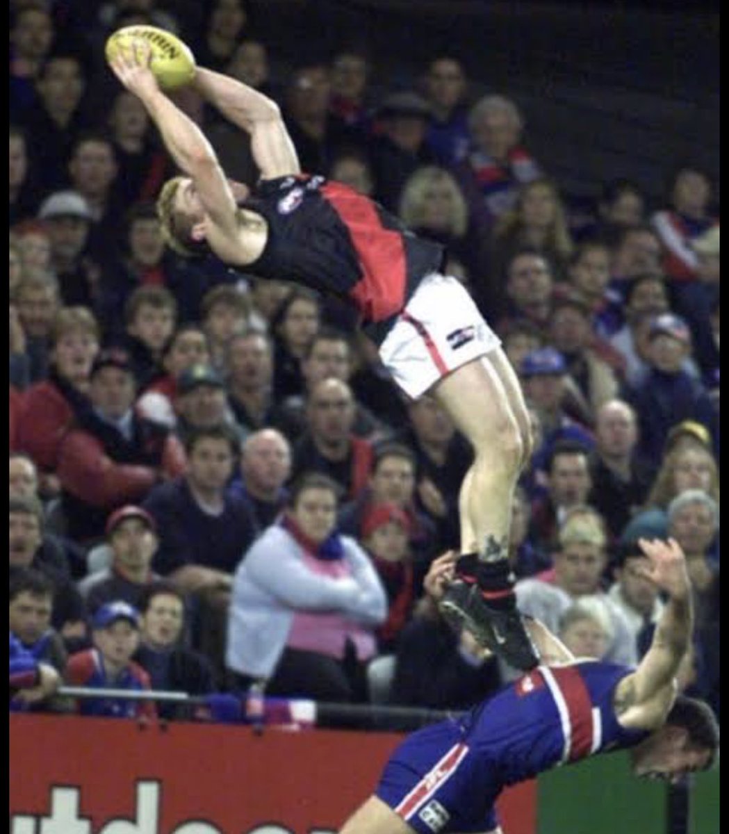 haychhh's tweet photo. @georgieparker Scott Lucas had one effective kick on his right for his whole career. The receiving of said kick…. https://t.co/fW8bt9k9hD