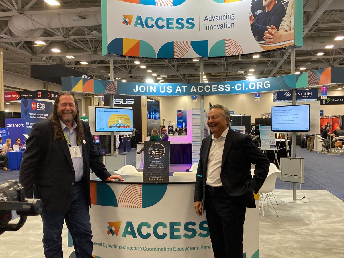 John Towns (left) accepted an @HPCwire Readers' and Editors' Choice award today for XSEDE!  Researchers used Bridges-2 at @psc_live and Frontera at @TACC to develop machine learning-driven robotic production of MRI contrast agents. #HPCwireRCA22 #SC22 #AdvancingInnovation