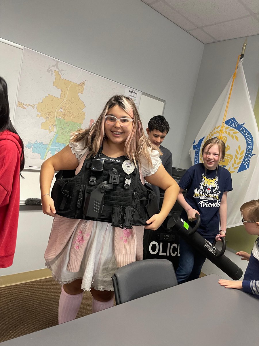 A big thank you to the wonder Mill Creek Middle school students and teachers for vistu@g with the men and women of the Woodstock Police Department.  Thank you for your support.