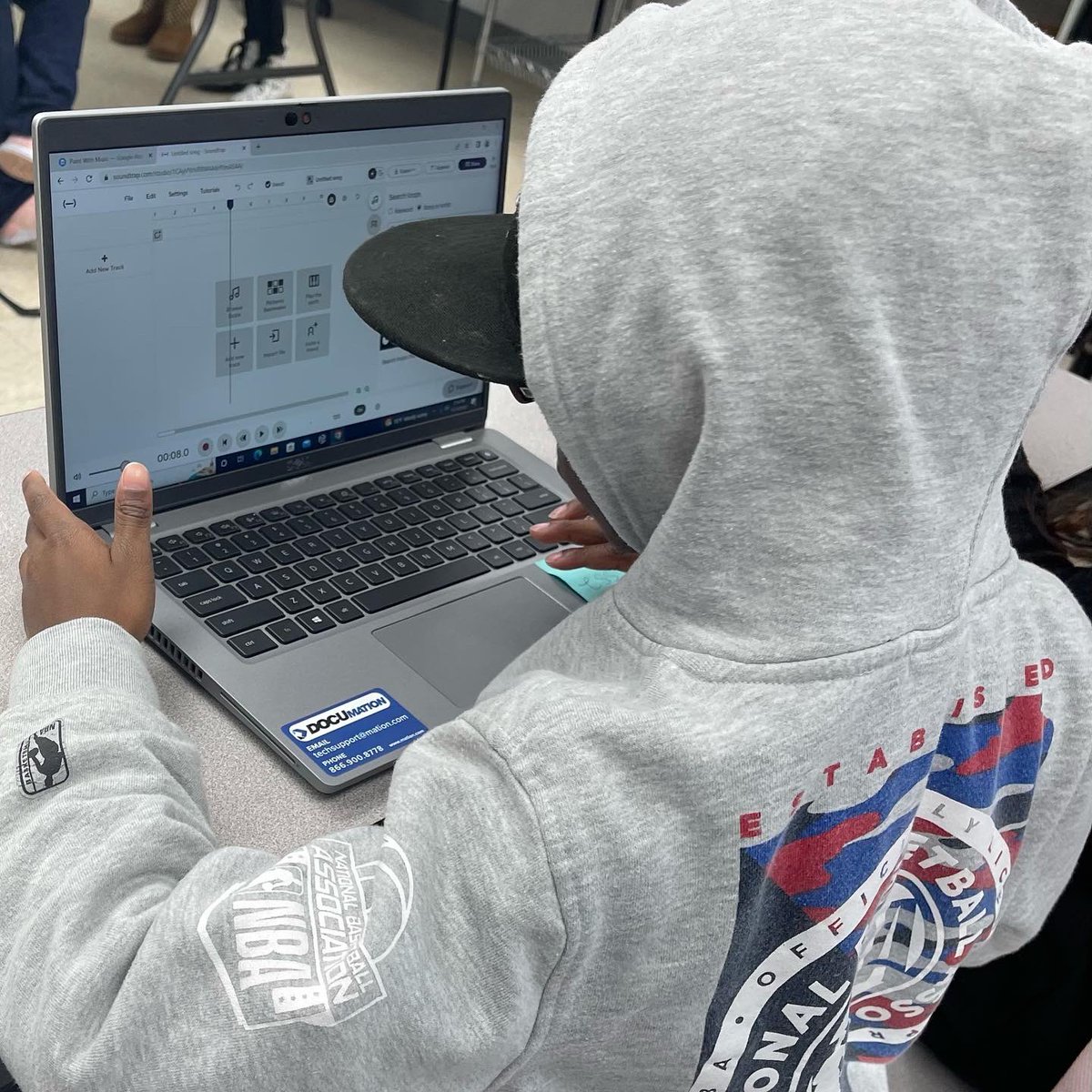 the_am_project's tweet photo. At our Essence Prep School digital art &amp; music class, students had three activities to experience and create magic: Music Production, DJing and Digital Art 💻 #creativeminds https://t.co/tbYO1lGM7l