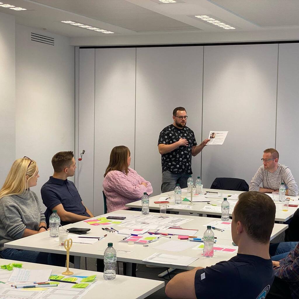 netro42's tweet photo. Matt presents his team’s concept. #netro42milan #netro42 #teambuilding #training #milan #n42 https://t.co/qlGLrTpBtX https://t.co/fcW2mjjW8Q