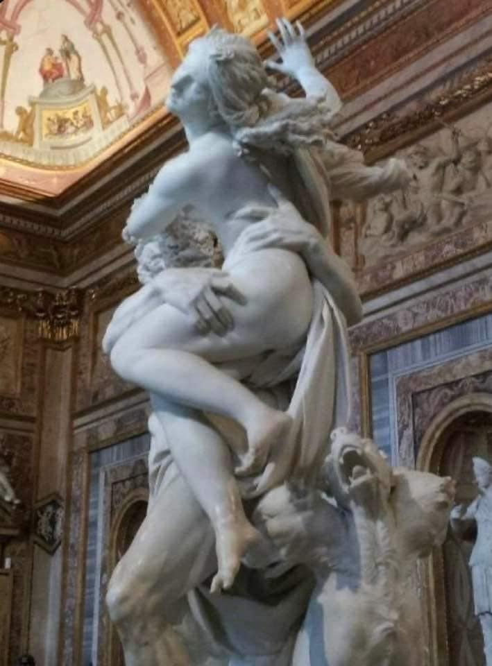 RiccardoFormel1's tweet photo. LE MANI DI PLUTONE …
che ghermiscono Proserpina per trascinarla nell’Ade sono un particolare molto realistico che esalta la superba capacità di scultore di GIAN LORENZO BERNINI.
Le troviamo in GALLERIA BORGHESE - Roma https://t.co/a9BZ2hHYDw