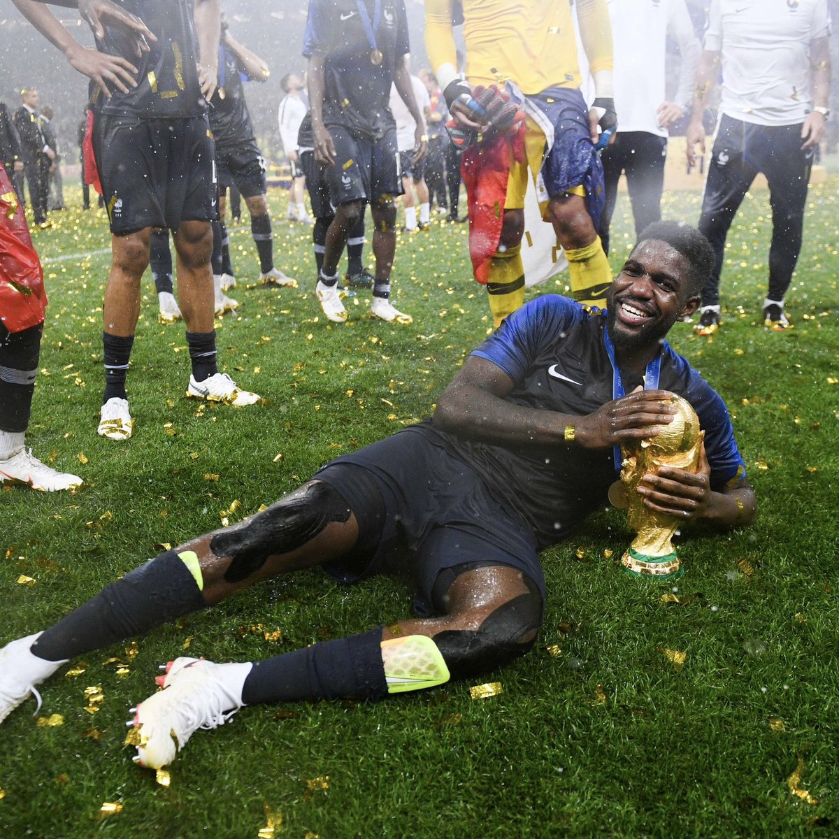 ضحى بكل مسيرته من أجل عيش هذه اللحظة ، بعد هذه الليلة انتهت مسيرته