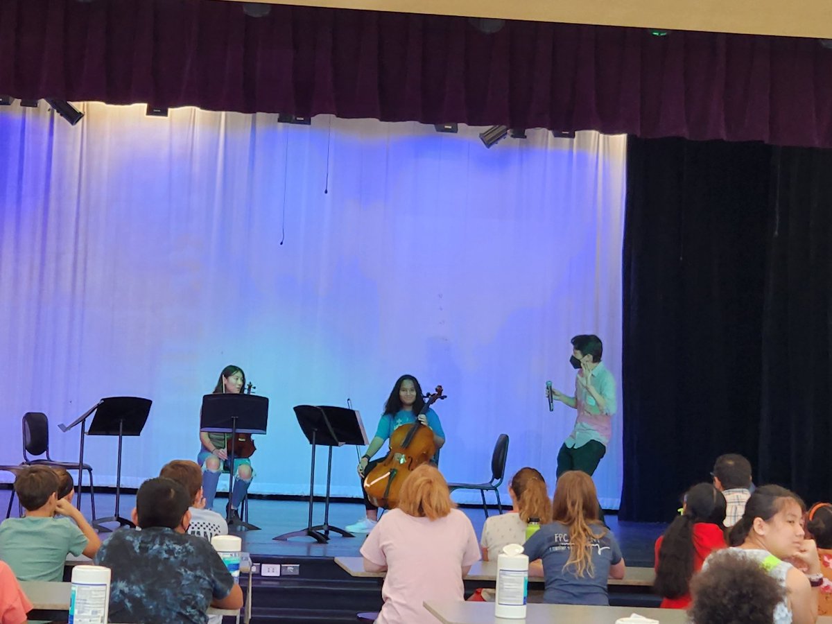essicello's tweet photo. Wonderful visit this morning from the Chamber Music Society of Palm Beach. Guest artists brought Brahms and Mozart to TCS &amp; worked with our students. Outstanding performance!! Thank You   @cmusicsocietypb @SchuemannTCS @Clevemaloon https://t.co/W7WFcmdFcq