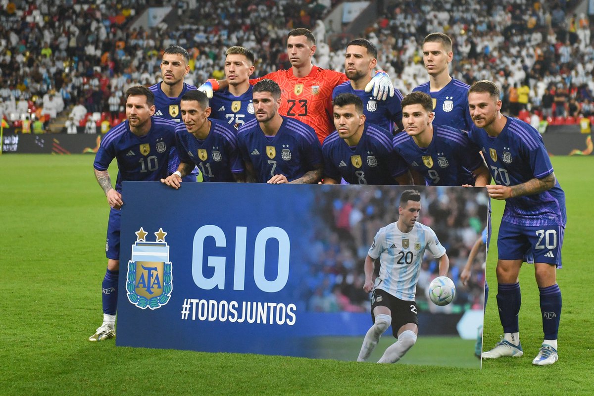 fifaworldcup_es's tweet photo. ¿Qué es un equipo?
El equipo: @Argentina 👇 https://t.co/cl2YdtDK9y