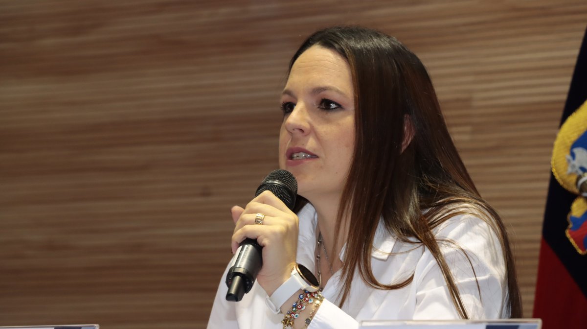EduSuperiorEc's tweet photo. La secretaria invitó a los jóvenes a animarse por una de las 618 carreras aún vigentes, considerando las siguientes fechas: 

🧑‍💻 Postulación 👉 viernes, 18 de noviembre.
✅ Aceptación de cupo 👉 lunes, 21 de noviembre.

A través del portal web https://t.co/BJBACZyJDy. https://t.co/Jrd1Tpei6l