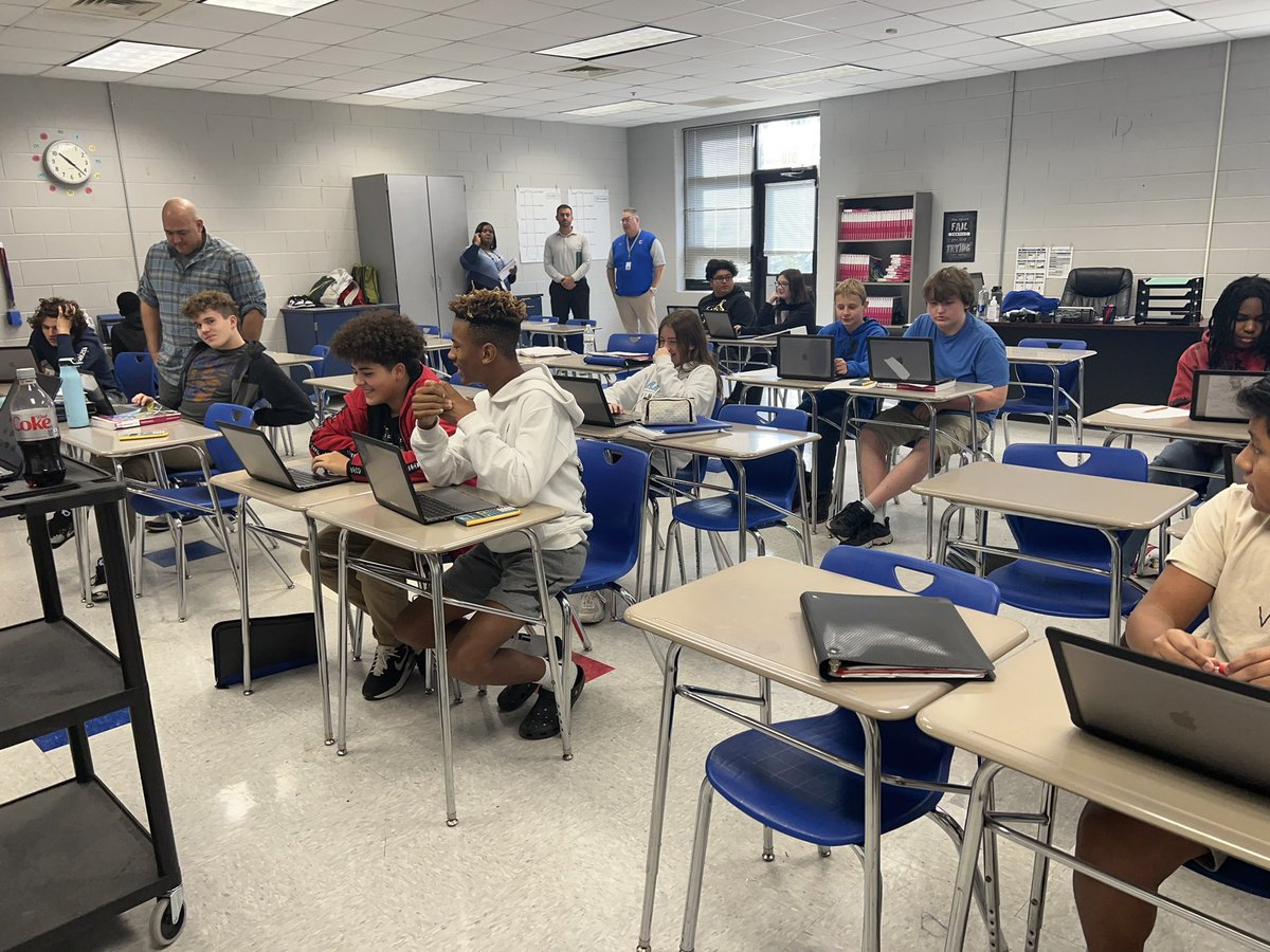 drrusselldyer's tweet photo. I enjoyed taking part in the traction visits at @RaidersCMS today regarding our @IHeartCKH initiative. Thanks @jmccowan15 and @valtaylor20 for leading this effort! https://t.co/G95Q1jNqYP