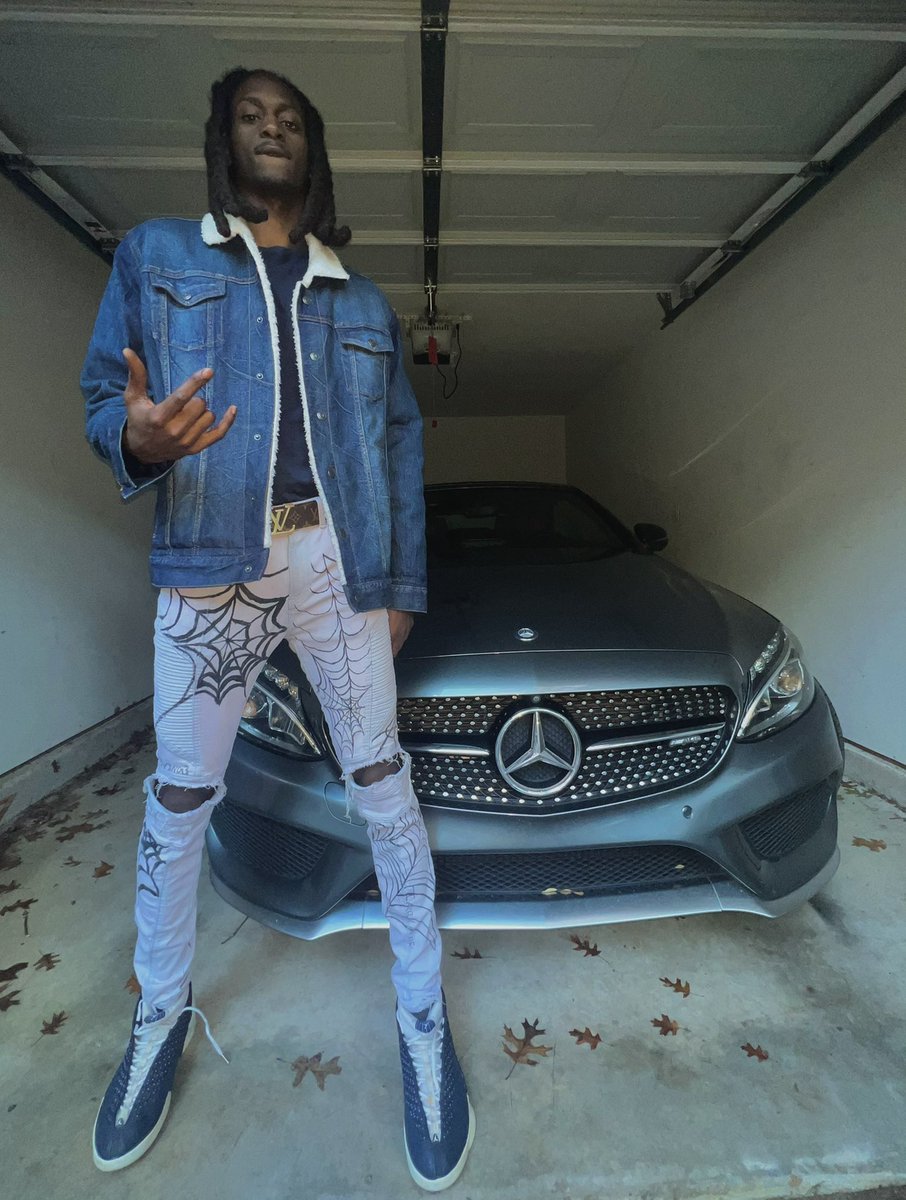Mcknighthoops's tweet photo. at this point in my life, i’m definitely a mercedes’ man. https://t.co/RhRveh2jeK