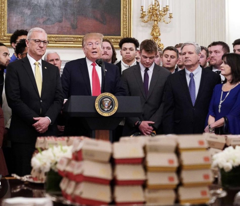 WhiteHouseClock's tweet photo. He wants to come back??!! I just got the Big Mac smell out of my gears. Tick Tock he don’t stop. #2024Election #McMAGA https://t.co/IW4m6fMKME