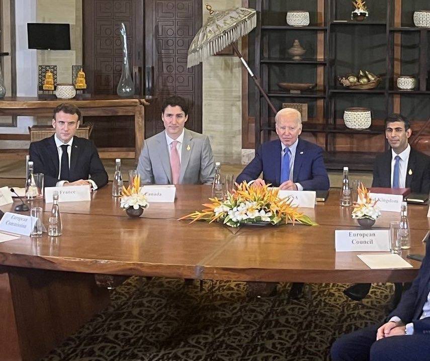 AlienorAubigne's tweet photo. Les temps difficiles créent des hommes forts. 
Les hommes forts créent les périodes de paix. 
Les périodes de paix créent les hommes faibles. 
Les hommes faibles créent les temps difficiles.

- Ibn Khaldûn https://t.co/XjataR2gTk