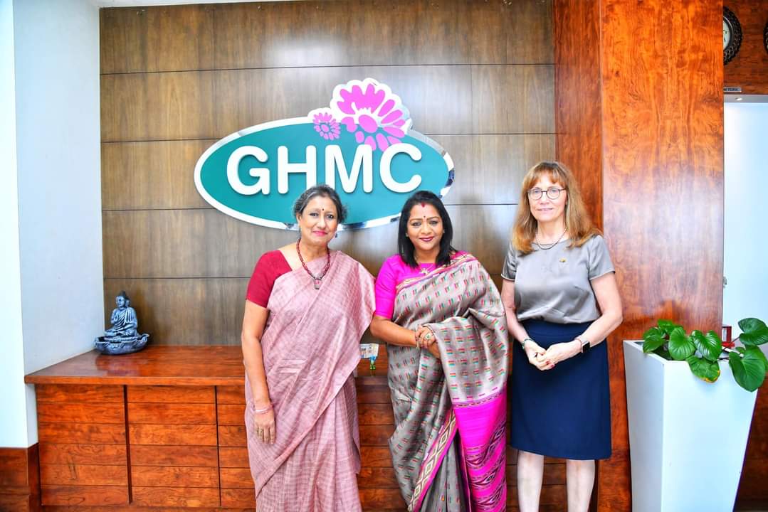 Goethe-Zentrum Hyd (@gz_hyd) on Twitter photo Consul General of Germany in Chennai H.E Ms. Michaela Küchler and Honorary Consul Ms Amita Desai met with:
H.E Ms Tamilisai Soundararajan, 
Governor of Telangana
H.E Mr Kalvakuntla Taraka Rama Rao,
Minister Govt of Telangana
Ms Gadwal Vijayalaxmi,
Mayor GHMC
<a href="/GermanyinIndia/">German Embassy India</a> Consul General of Germany in Chennai H.E Ms. Michaela Küchler and Honorary Consul Ms Amita Desai met with:
H.E Ms Tamilisai Soundararajan, 
Governor of Telangana
H.E Mr Kalvakuntla Taraka Rama Rao,
Minister Govt of Telangana
Ms Gadwal Vijayalaxmi,
Mayor GHMC
<a href="/GermanyinIndia/">German Embassy India</a>