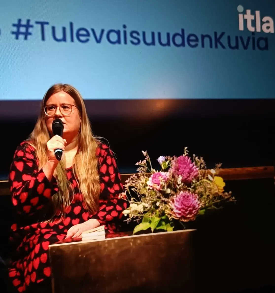 Puhuin hyvän kohtaamisen merkityksestä kun lapset ja nuoret hakevat apua aikuisilta. Korostin yhteisöllisyyttä ja monialaista yhteistyötä ongelmien ennaltaehkäisyssä. Lapsiköyhyyden väheneminen on kaikkien asia ja me yhteiskuntana hyödymme siitä, että jokainen voi hyvin. #itla35