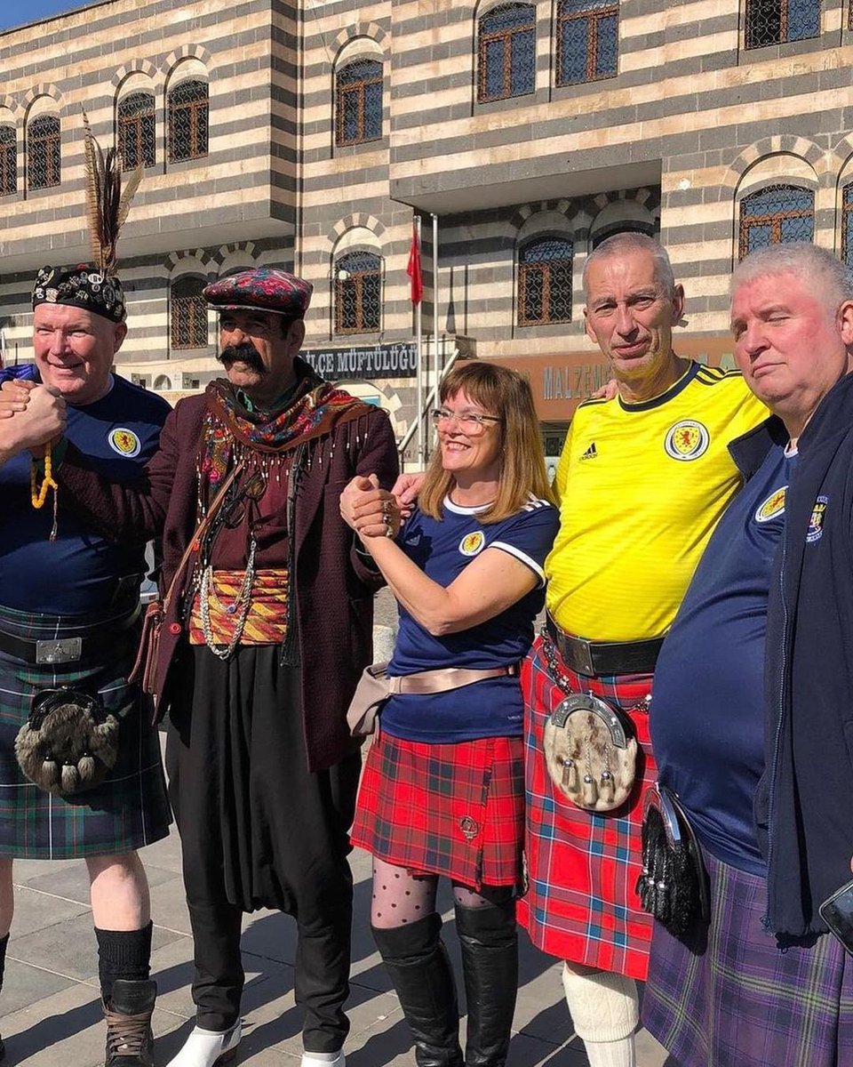 Xale Kemal ve İskoç taraftarlar