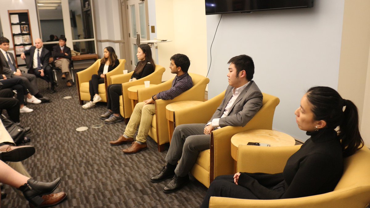 CarrollRound's tweet image. Yesterday evening, Carroll Round welcomed an inspiring group of Georgetown alumni to discuss careers in international development and economics. Thank you to everyone who attended and a very big thank you to the panelists!