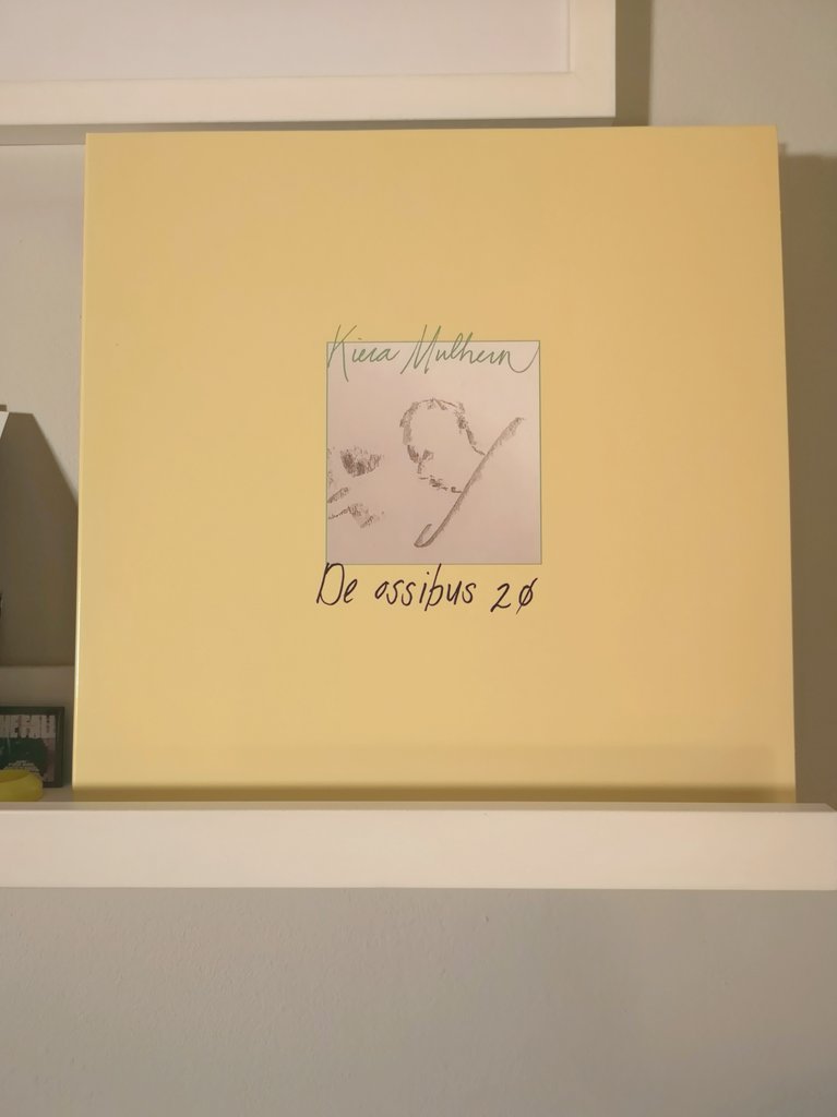 Kiera Mulhern - De Ossibus 20 (<a href="/RecitalProgram/">Sean McCann</a> / 2020)

recitalprogram.bandcamp.com/album/de-ossib…

Killer drifting collage of ephemera, melding intimate, micro- abstraction with fragmentary vox/sound poetry.