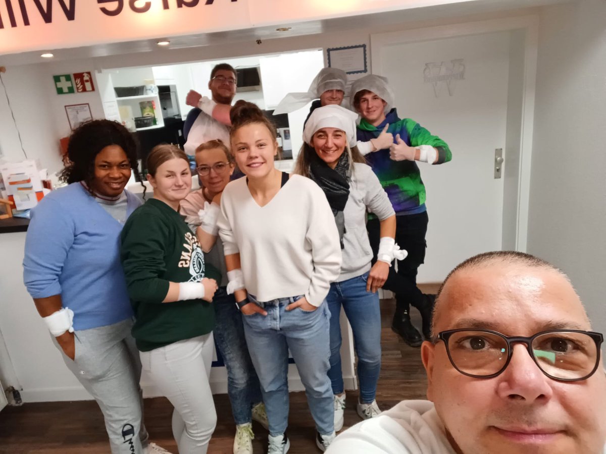 Wir lieben es, mit motivierten Menschen zusammen zu arbeiten!
Hier seht ihr einen Willicher Kurs vom letzten Wochenende
#erstehilfe