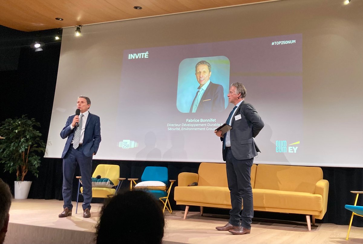 EYFrance's tweet photo. "Arrêtons de croire à la croissance verte. Soyons lucide et faisons preuve de courage pour regarder en face le temps qu'il nous reste pour agir." Invité d'honneur, @FBonnifet ouvre officiellement la soirée du #TOP250NUM avec un message puissant sur le climat. https://t.co/c61M9jw9ZR