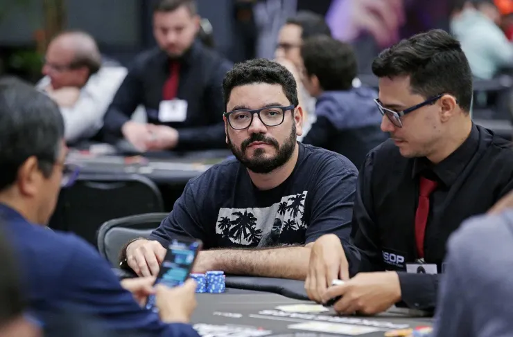 SuperPoker's tweet photo. META DEFINIDA! @jddnbauer revela número para buscar bicampeonato do @BSOPoficial: "Será campeão" https://t.co/zgSJfnoABr @PokerStarsBR #BSOPMillions #Poker #PokerLive https://t.co/IYk86wr7ix