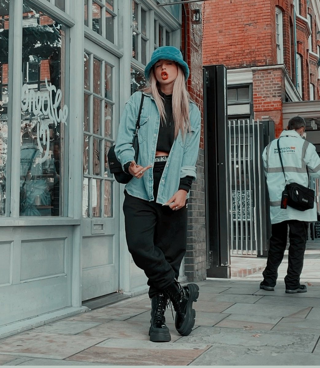 ㅤㅤ

      ❚❚  𖥻   ❪⠀De cuando <a href="/bcllwecsley/">𝓑𝒊𝒍𝒍 𝓦𝒆𝒂𝒔𝒍𝒆𝒚</a>
          me llevó a conocer Londres.  ❫ *   
   ▬▬▬▬▬▬▬▬▬▬▬▬▬▬▬▬⠀
⠀
