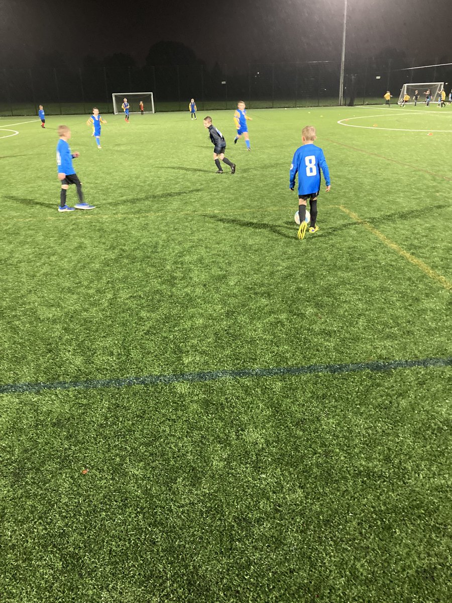 A wet, but fantastic, evening for the <a href="/CSETSports1/">CSET Sports</a> year 3/4 footy tournament! Great Astro surface at Downend for the pupils to play on and a great mix of results to celebrate and learn from for Team Parkwall! Snuck a 1-0 win in the derby vs <a href="/ParkPrimaryPE/">Park Primary PE</a> 🔥