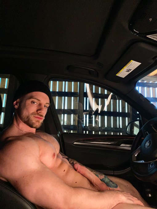 Watch YesBrawn's leaked NSFW photo on TwXstars