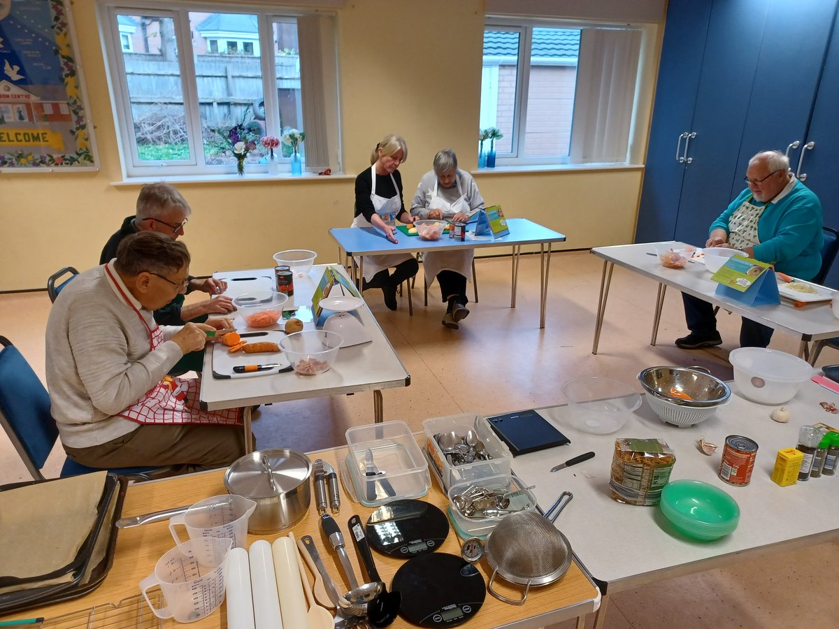 A very successful first week @therainbowfndn delivering Preparing a Healthy Meal.
<a href="/NutritionSkills/">Nutrition Skills for Life/ Sgiliau Maeth am Oes</a> 
#dietitiansinnorthwales