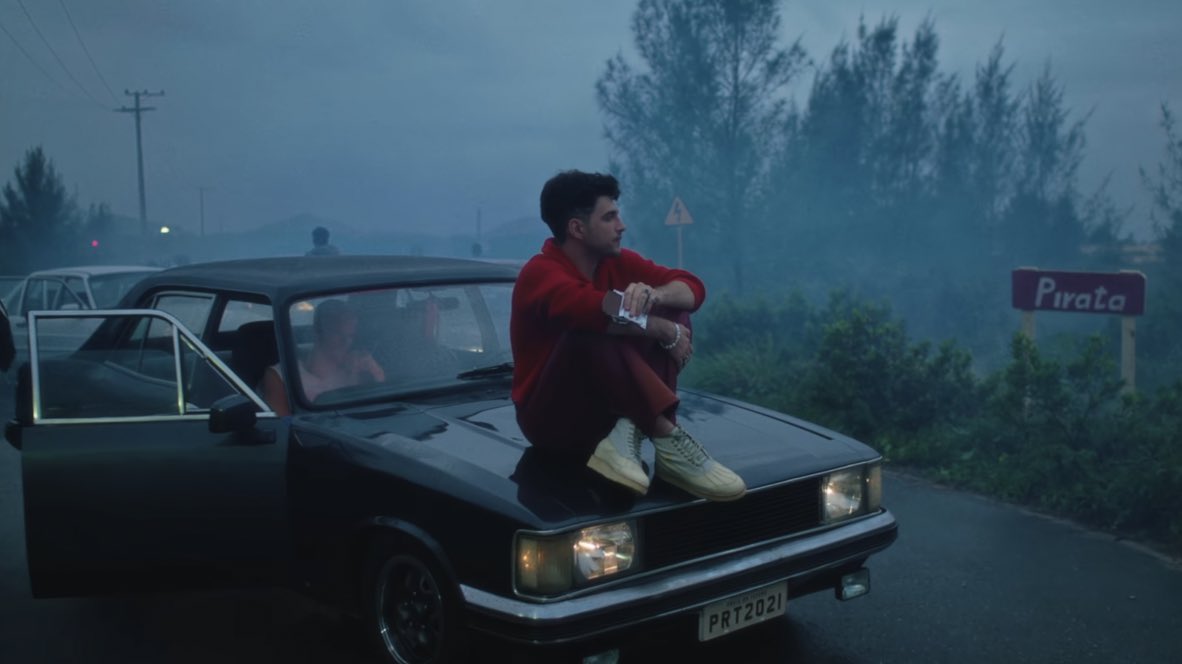 acho que falamos MUITO pouco sobre a beleza desse clipe