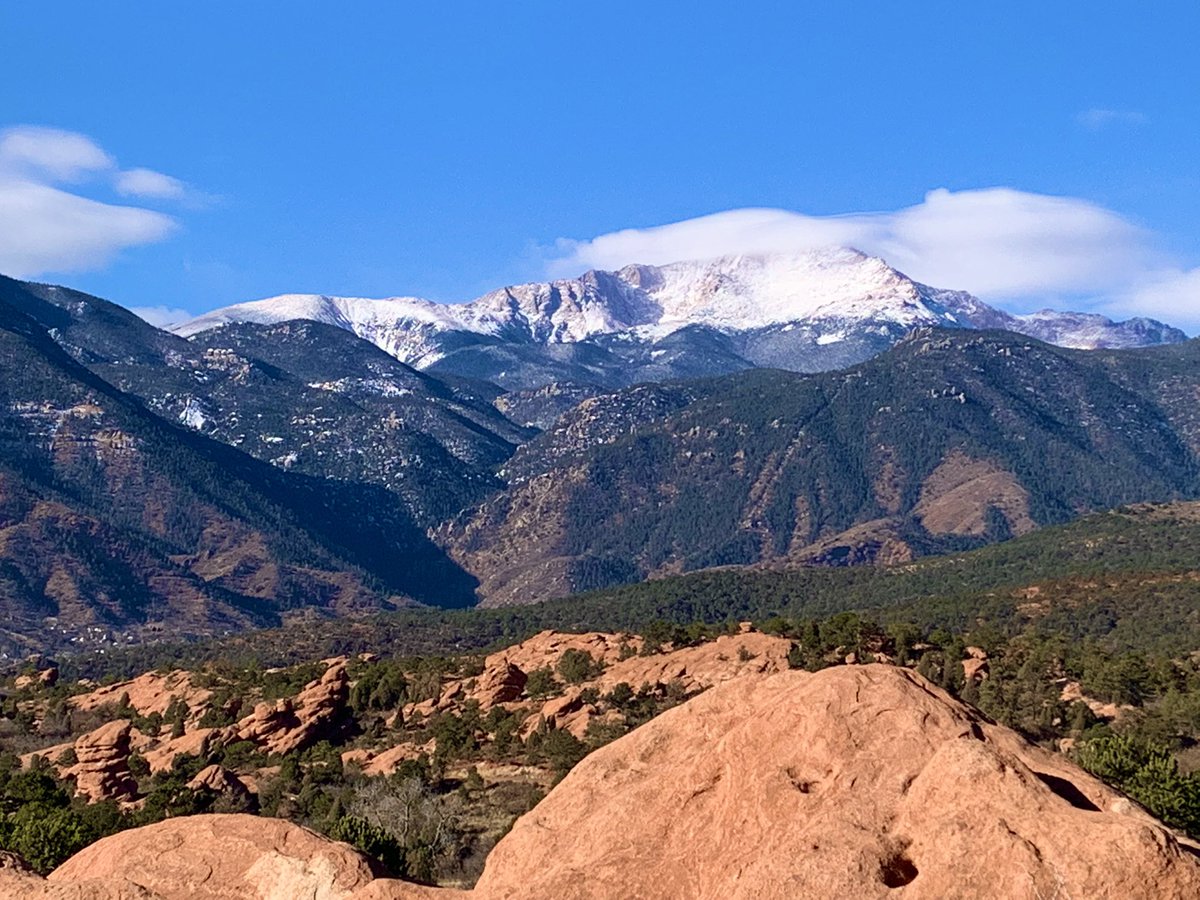 Hunterrider's tweet photo. We started cold and shed layers as we ran. Perfect morning! #RunCOS #COSprings #Tava https://t.co/WYA8cqdrrH