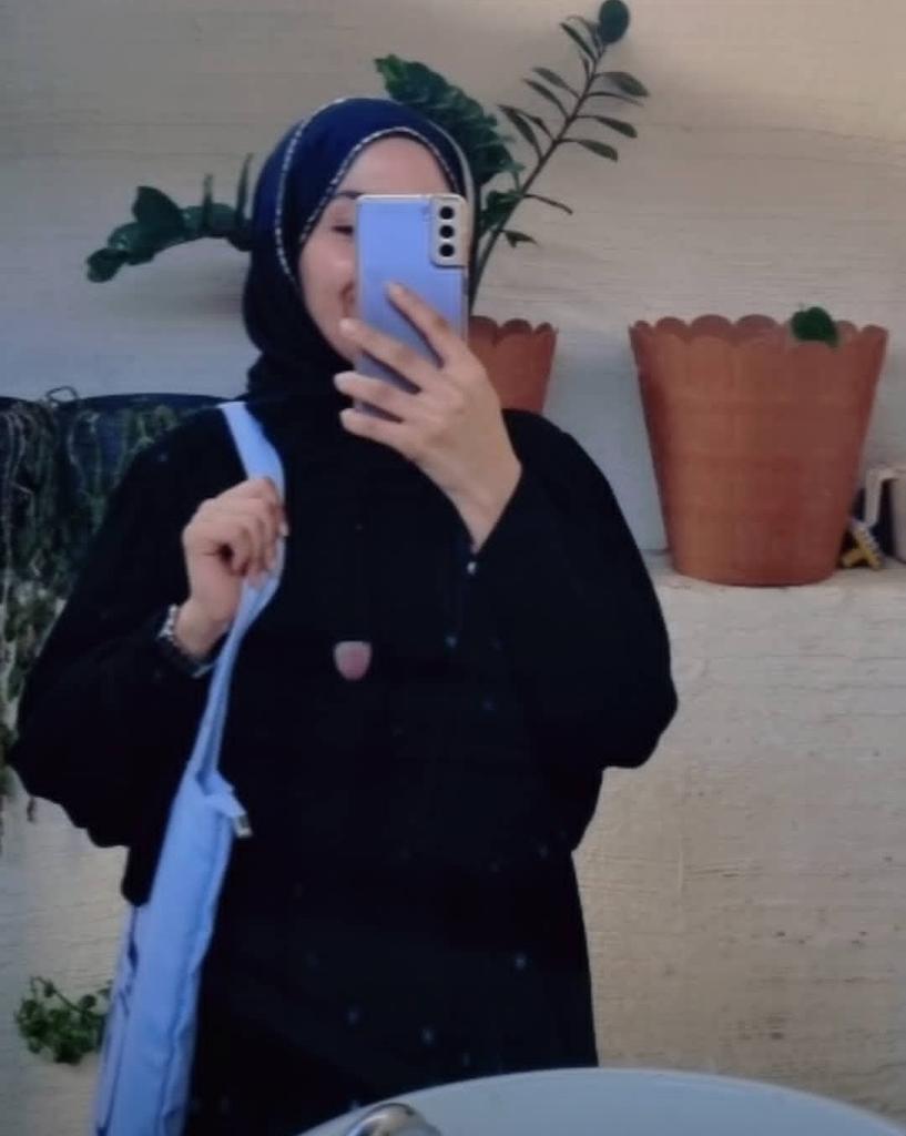 ذلك الذي قاله الله للوردة فجعلها ضاحكة تتفتح في جمال مطلق قاله أيضًا لقلبي فجعله أكثر جمالاً بمئات المرات 💕💕🌹