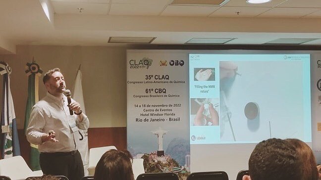 lazarolabffyb's tweet photo. Conferencia de @DrLazaroJM en 35º Congreso Latinoamericano de Química e 61º Congreso Brasileño de Química #claq2022 en la cual contó los últimos avances del grupo. @sbquimica #nmr #solidstate #metalcomplex #lazarolabffyb https://t.co/ptYNqXsFtv