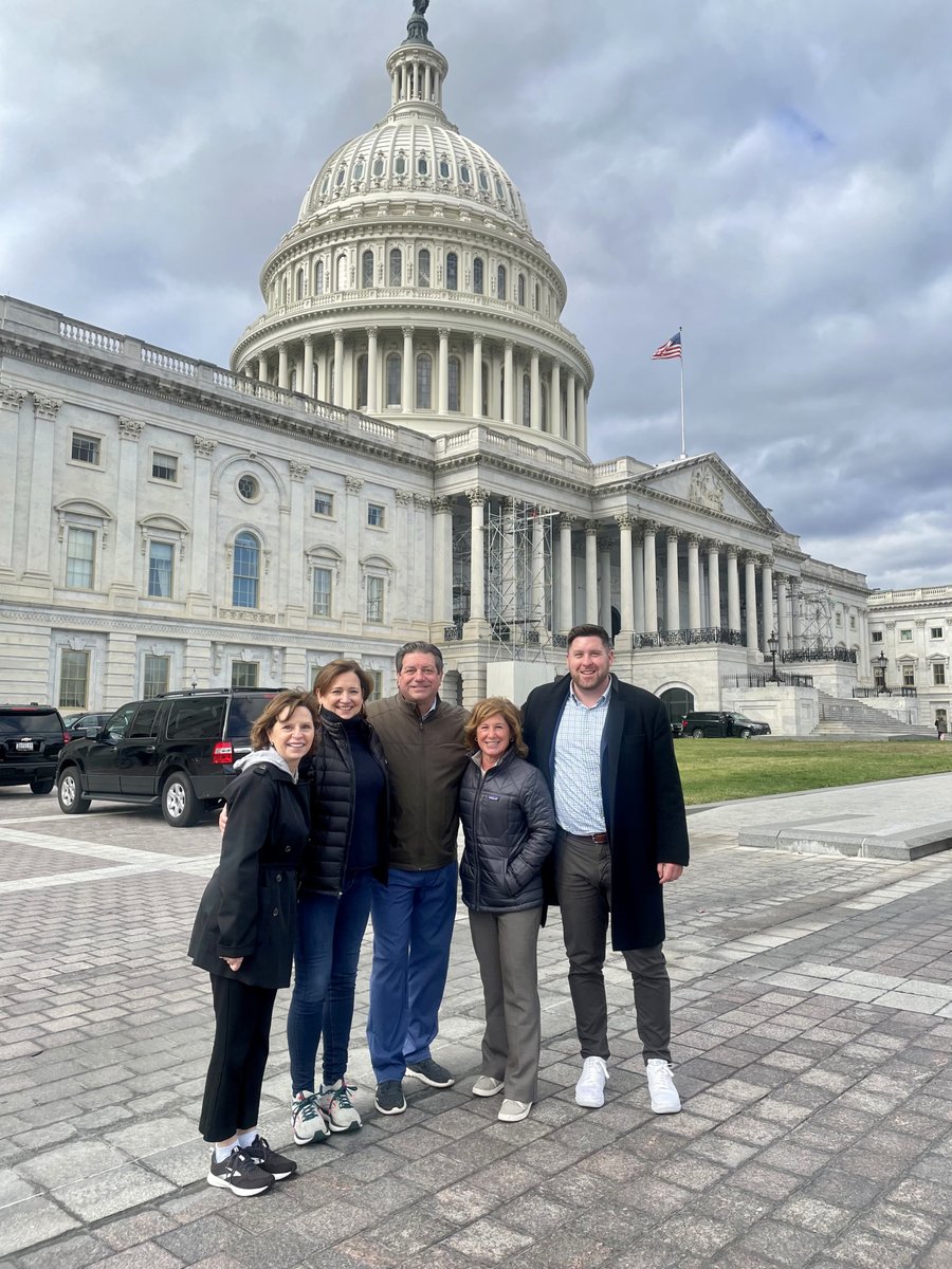 AccessibleMeds's tweet photo. Practicing what we preach. Stepping into holiday season with an #AAMTeam lunch break walk by the Capitol building. 2,000 steps! 👟 
#AAMFit #healthyhabits #DC @DLeonard_DC https://t.co/0Txg1aCBLW