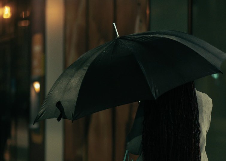 cinemei_'s tweet photo. I love rainy nights ☂️🖤 https://t.co/6oSRraWl8Y
