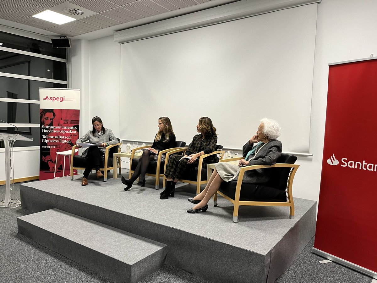 ASPEGI's tweet photo. Sara Jaurrieta Sainez |ek hartu du hitza (Katealegaia): «Emakume profesionalaren presentzia txikia da industria sektorean. Katealagaian hori aldatzeko lan egiten dugu». #AspegiForoa #ForoAspegi https://t.co/gJQjAd9iL0