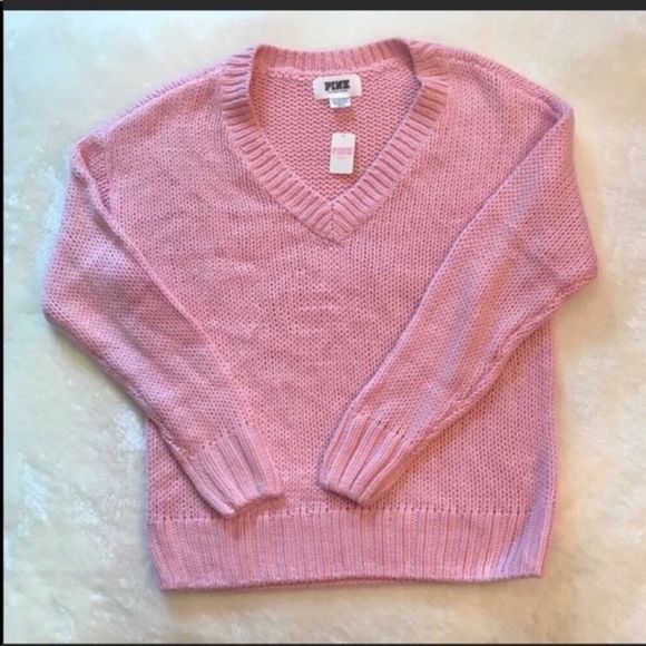 rococokidz's tweet photo. So good I had to share! Check out all the items I'm loving on @Poshmarkapp #poshmark #fashion #style #shopmycloset #pinkvictoriassecret #tommyhilfiger #jcrew: https://t.co/QaTQSsrFnh https://t.co/3RvWjQZg63