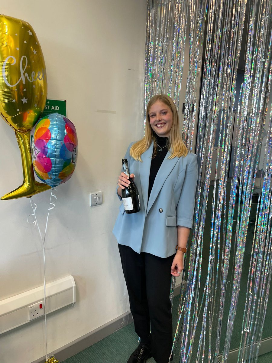 Jadeltaylor19's tweet image. So today I passed my viva! Thanks to John from  @SIPBS_Strath for a lovely viva. And thanks for everyone from the lab for the continuous love and support. I’m a doctor! Arghhhhhh
