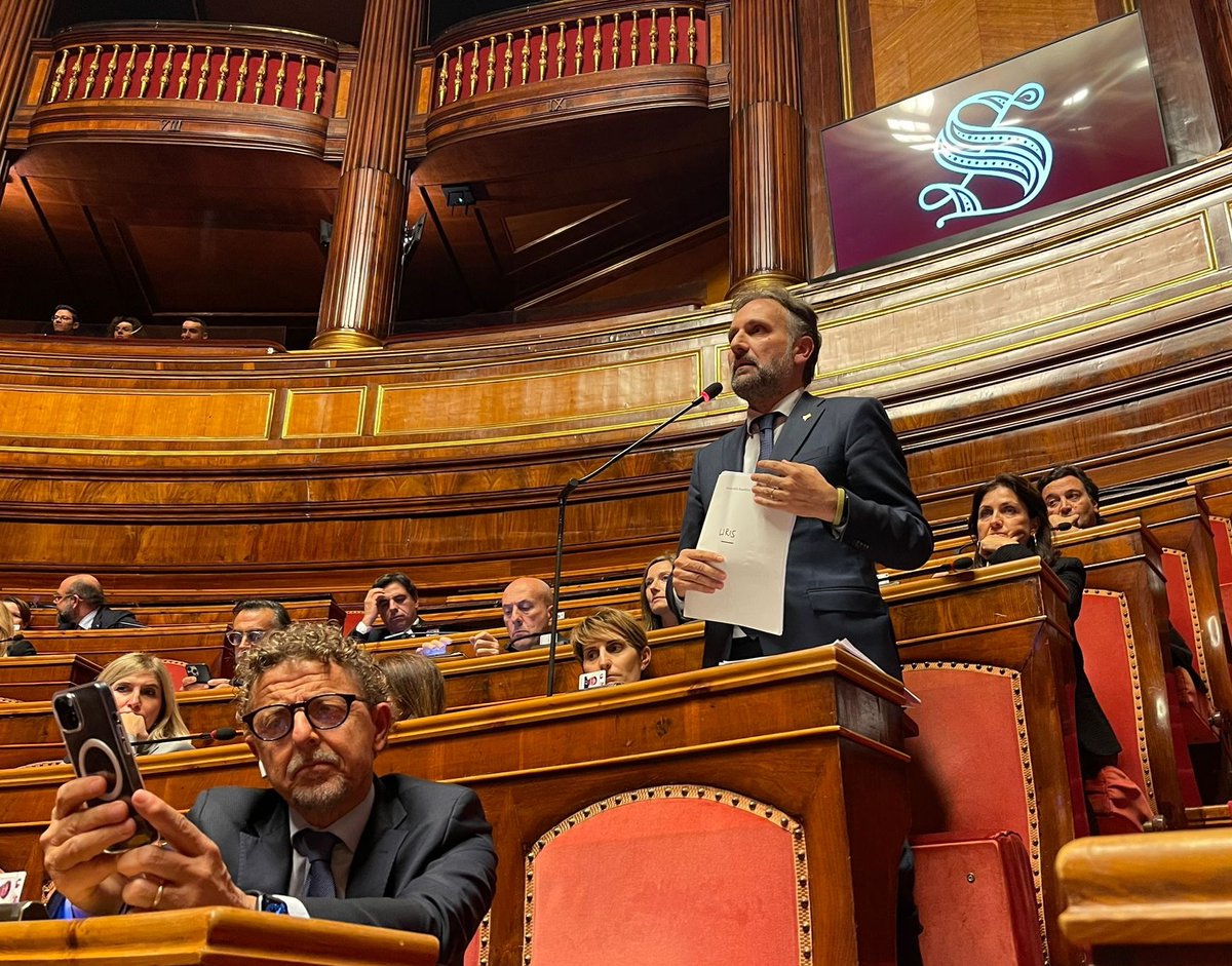 GQLiris's tweet photo. Ho avuto l'onore di esprimere in aula la dichiarazione di voto finale per il @FratellidItalia sul #decretoaiutiter
Il provvedimento rafforza misure a sostegno di cittadini per contrastare gli effetti del caro bollette su famiglie, imprese, istituti e luoghi di sport e cultura. https://t.co/XVcz2mhHji